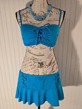 Kenneth Cole New York 2‑Piece Turquoise Lace‑Up Swim Set – Top & Skirt (M)